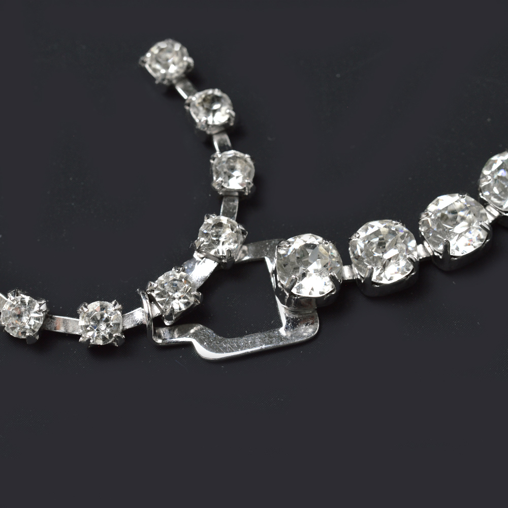 Glittering mid-century crystal necklace by Eisenberg - Image 3